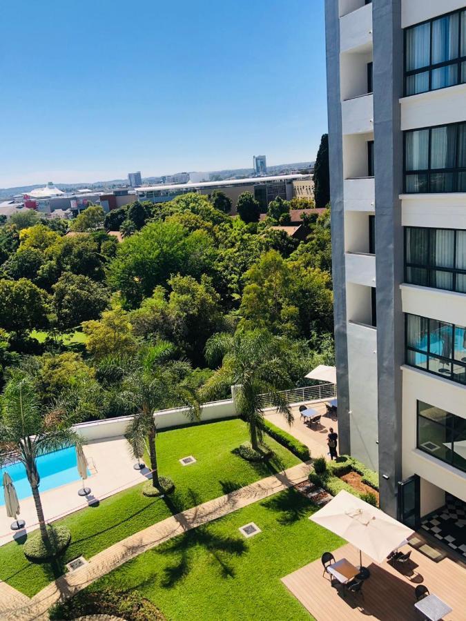 The Regency Hotel Apartment Претория Екстериор снимка